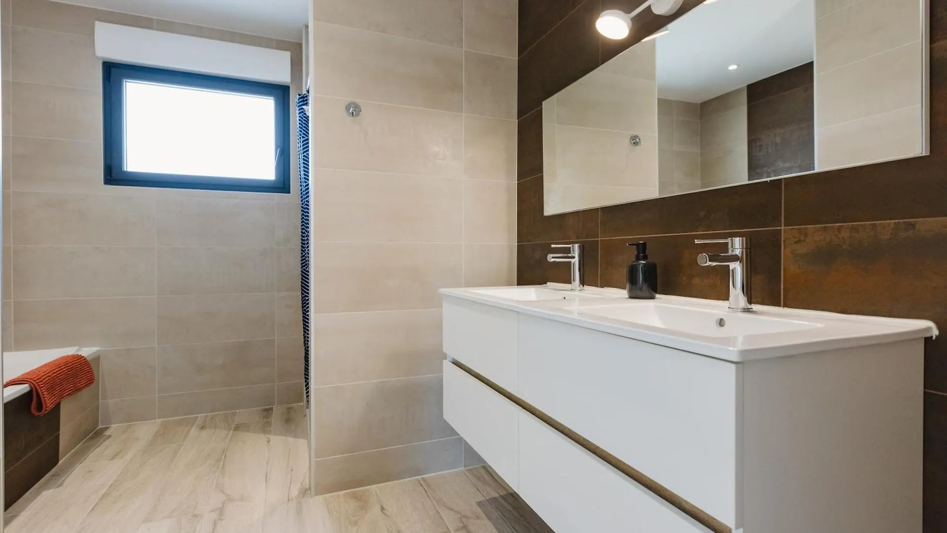 La Villa Pop Steel - Maison Avec 4 Chambres Orgeres  Fransa